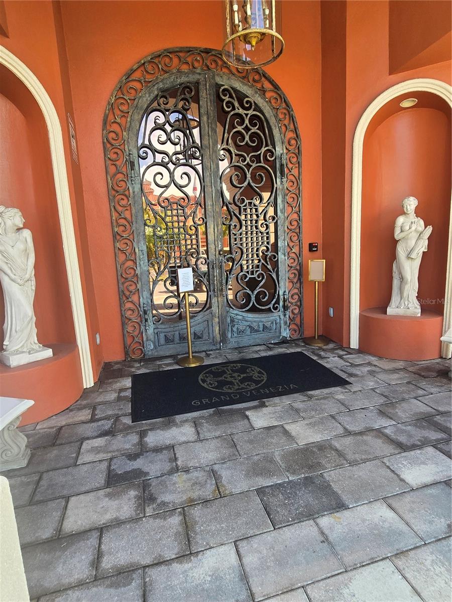 Image 33 of 40 For 2732 Via Murano  531