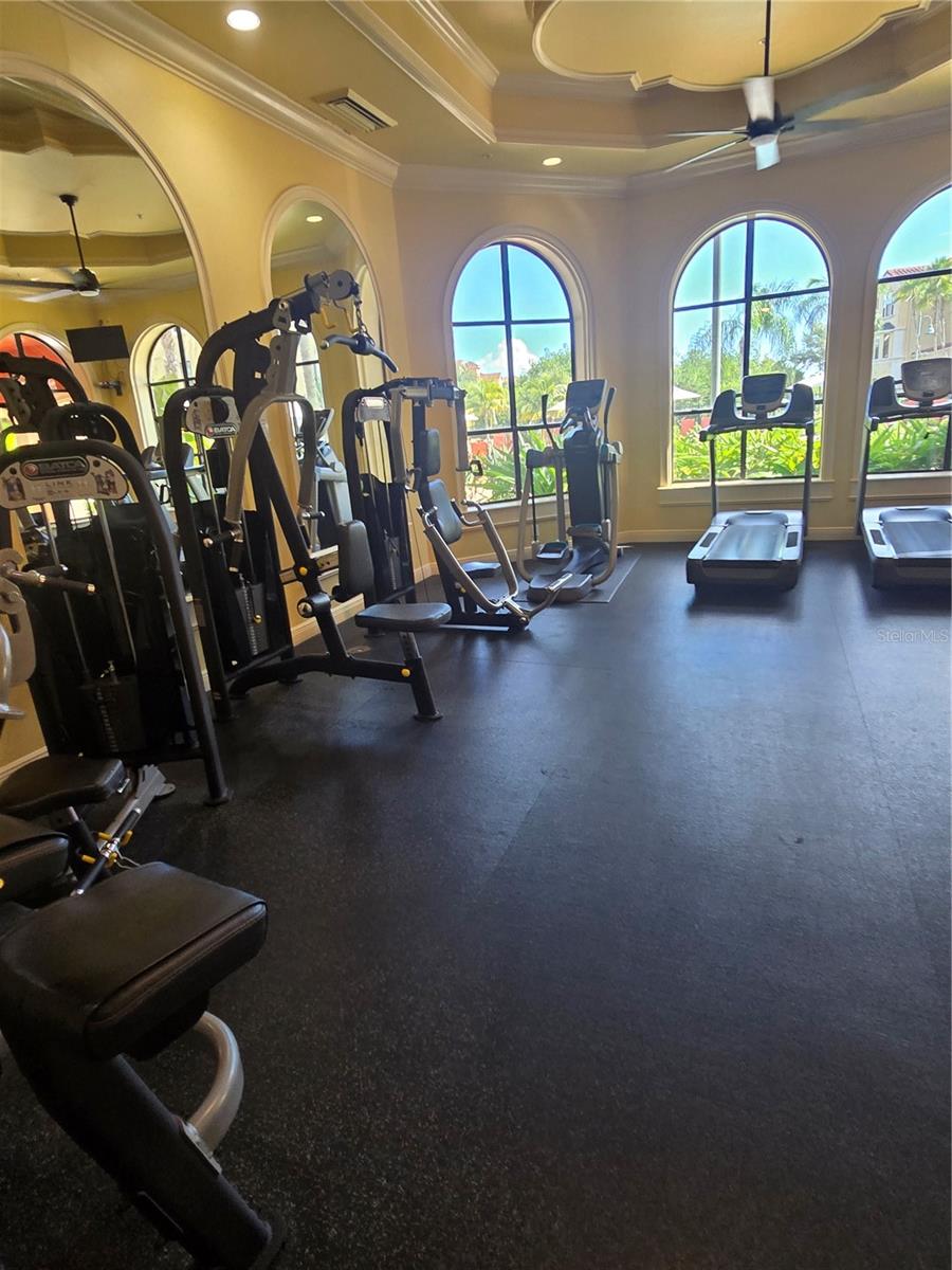 Image 34 of 40 For 2732 Via Murano  531