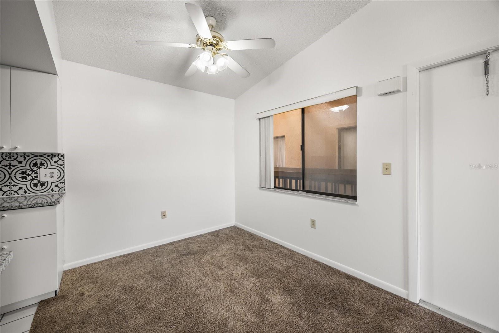 Image 10 of 39 For 5339 Vineland Road 203