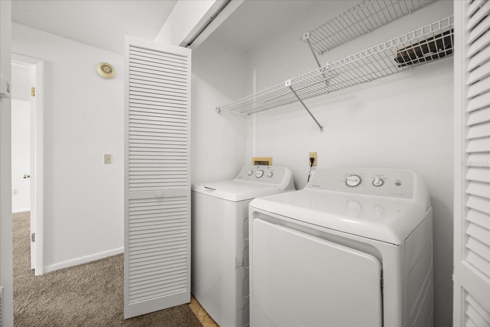 Image 12 of 39 For 5339 Vineland Road 203