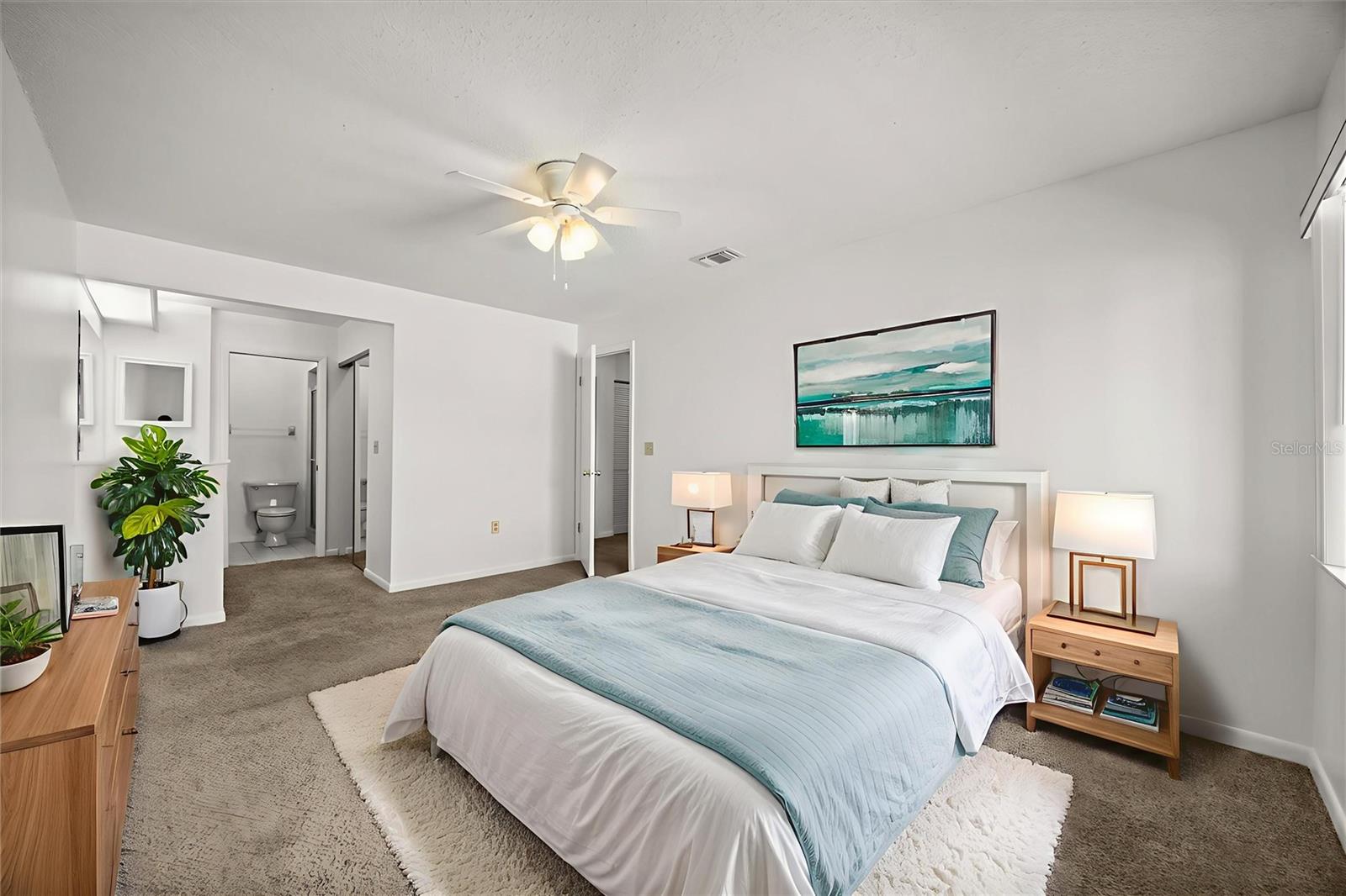 Image 20 of 39 For 5339 Vineland Road 203