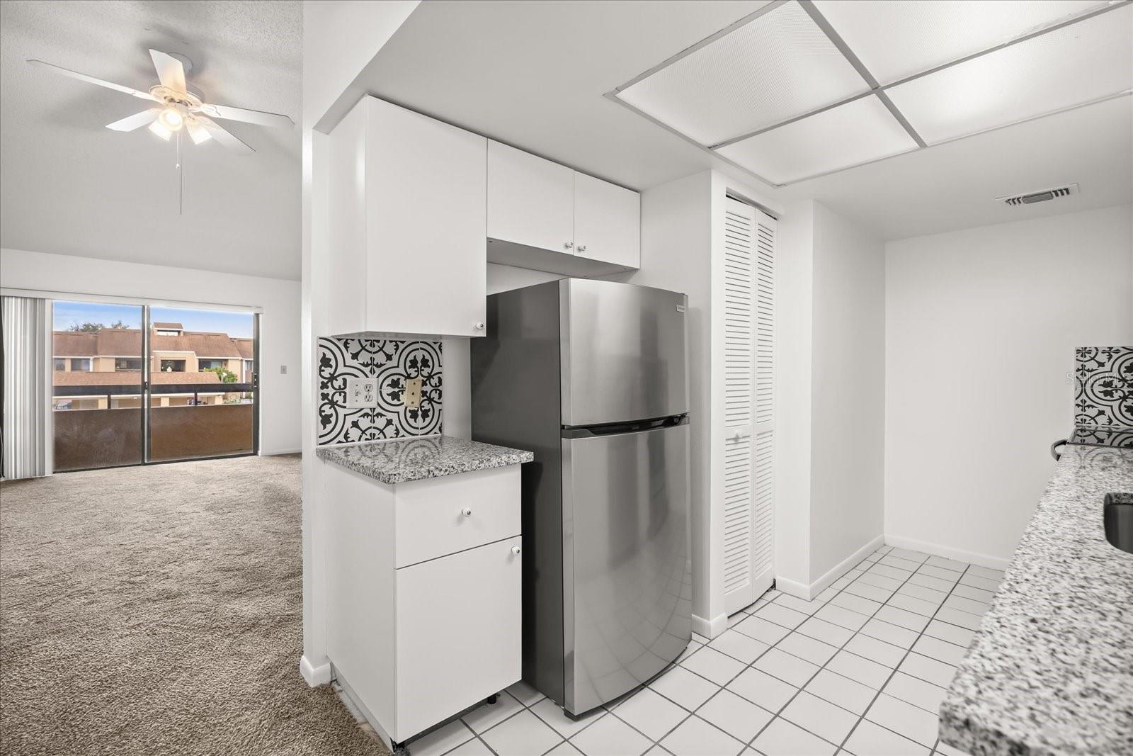 Image 25 of 39 For 5339 Vineland Road 203