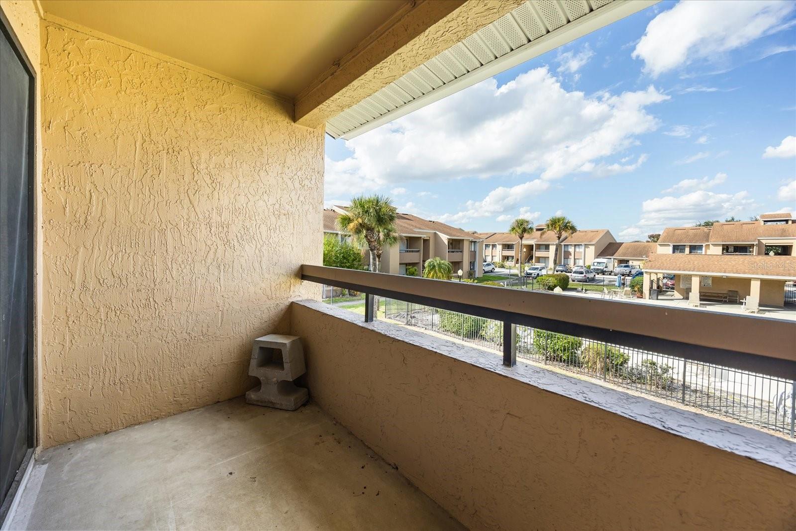 Image 27 of 39 For 5339 Vineland Road 203