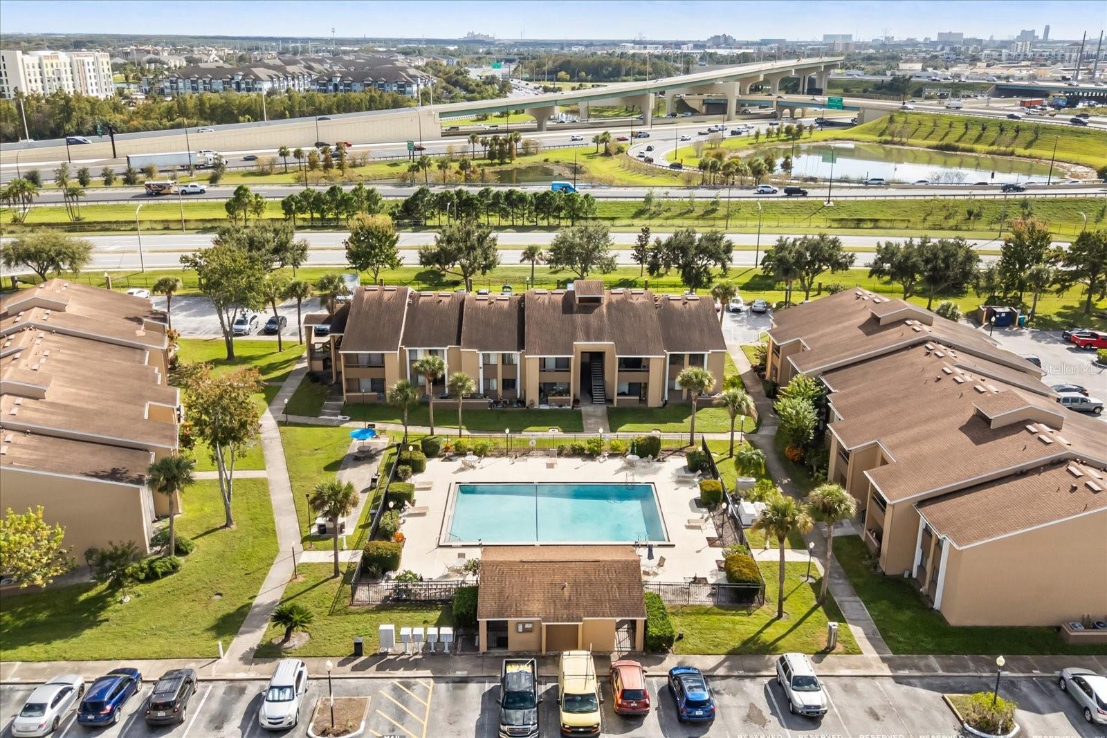 Image 35 of 39 For 5339 Vineland Road 203