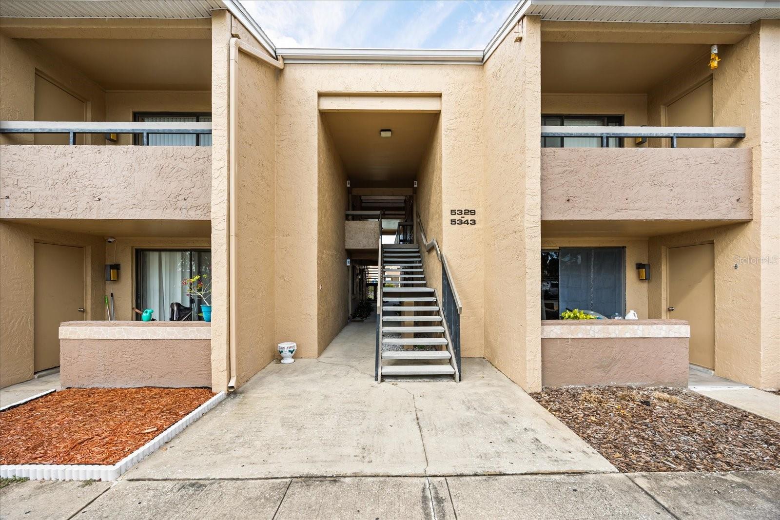 Image 4 of 39 For 5339 Vineland Road 203