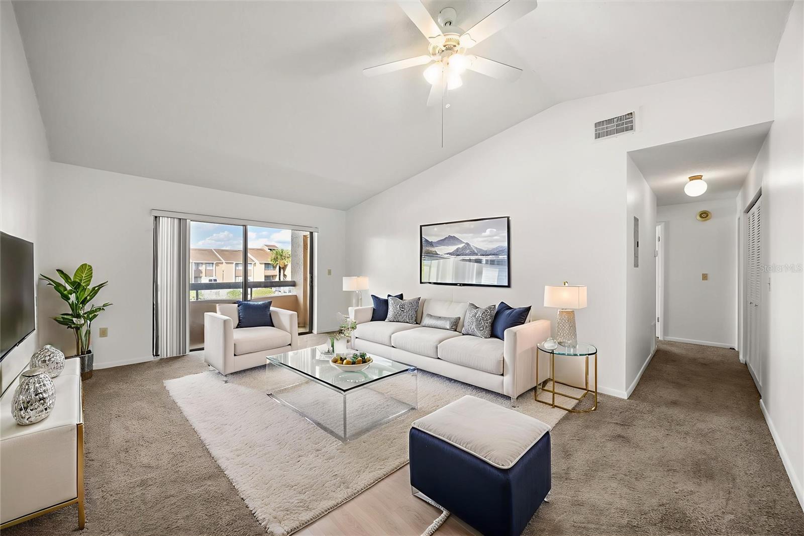 Image 5 of 39 For 5339 Vineland Road 203