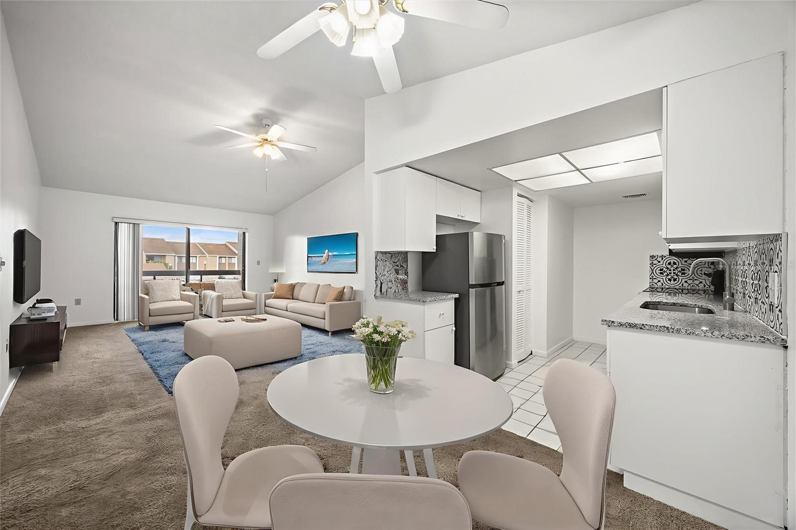 Image 7 of 39 For 5339 Vineland Road 203