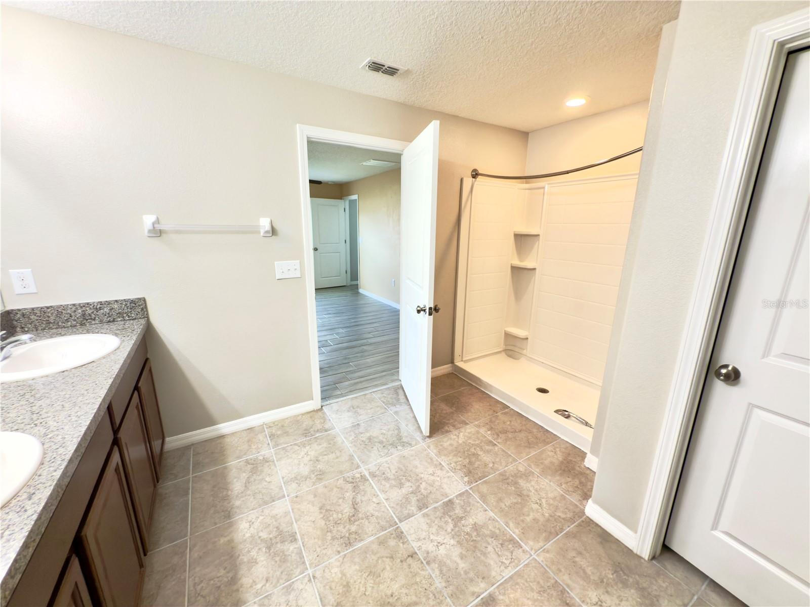 Image 9 of 18 For 304 Cascade Bend Drive