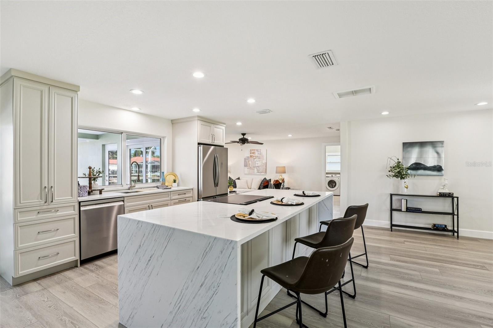 Image 11 of 50 For 6251 18th Street Ne