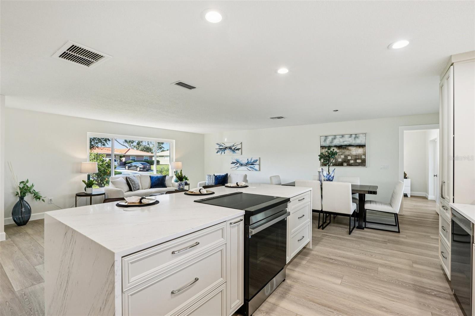 Image 13 of 50 For 6251 18th Street Ne