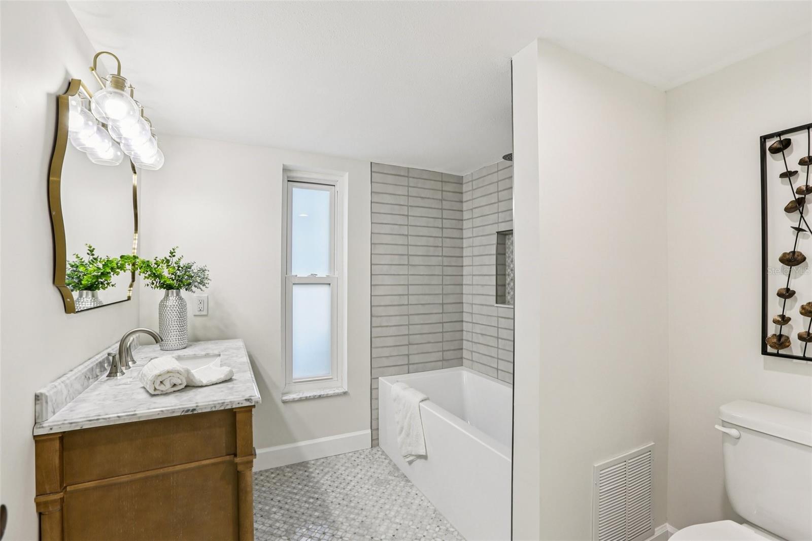 Image 25 of 50 For 6251 18th Street Ne