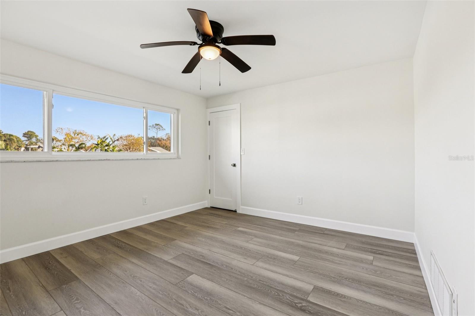 Image 27 of 50 For 6251 18th Street Ne