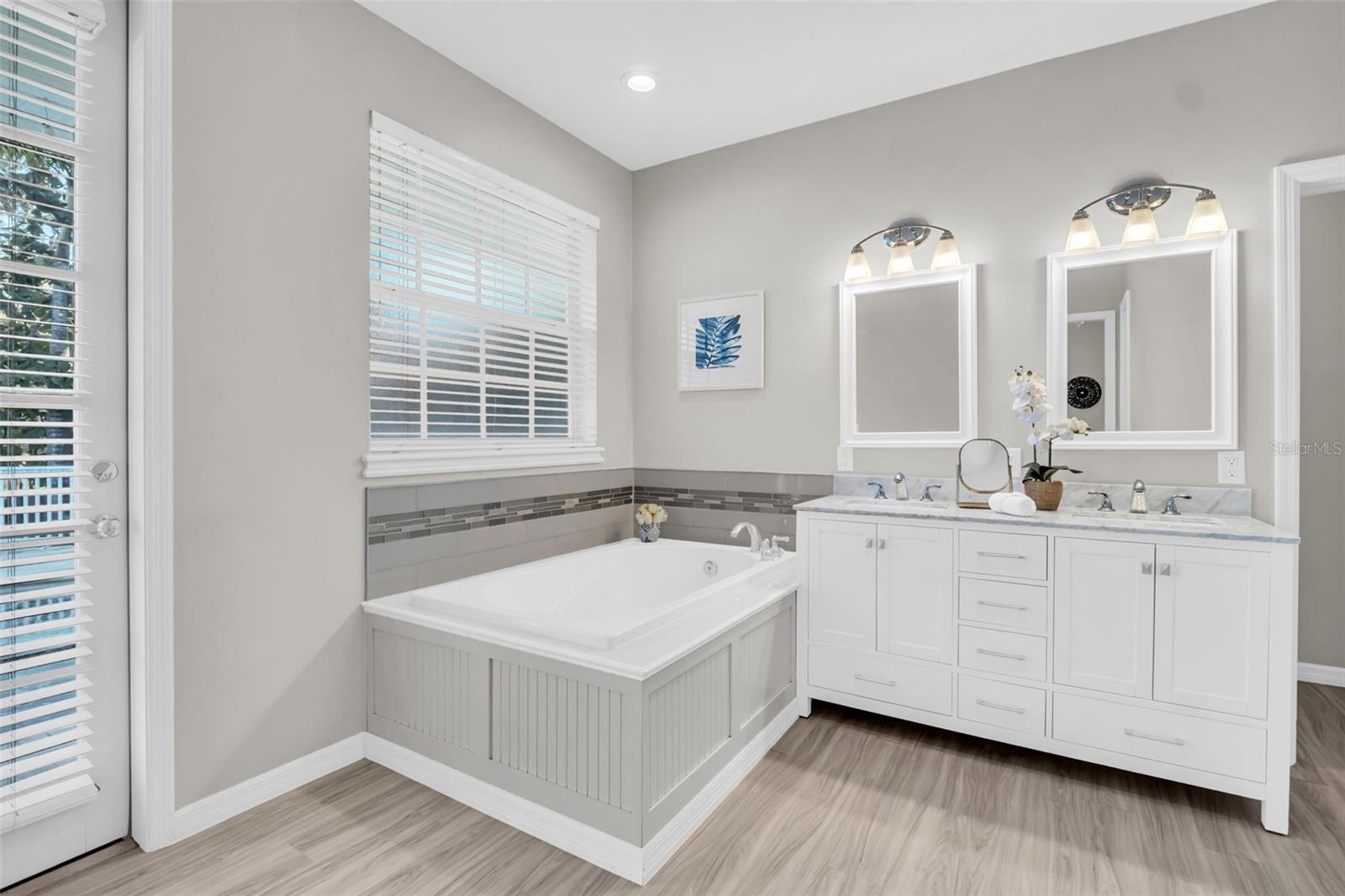 Listing photo id 30 for 266 Florida Boulevard