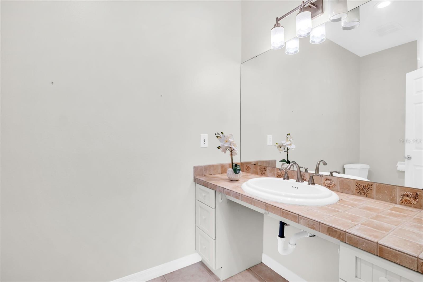 Listing photo id 38 for 266 Florida Boulevard