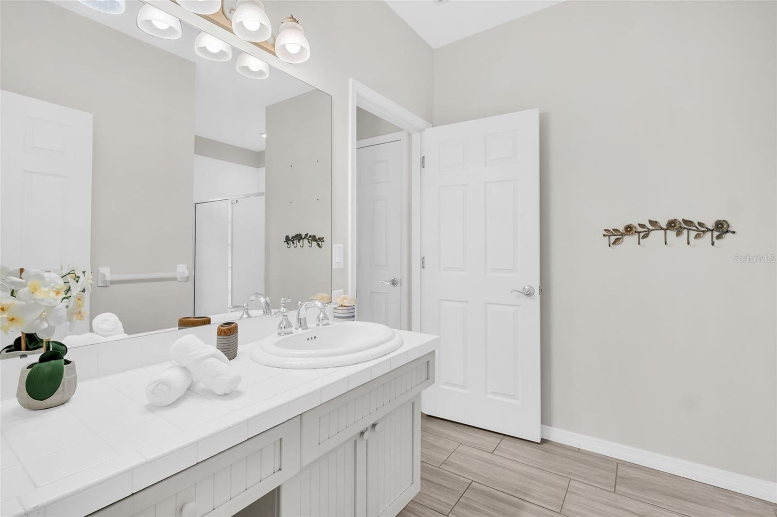 Listing photo id 42 for 266 Florida Boulevard