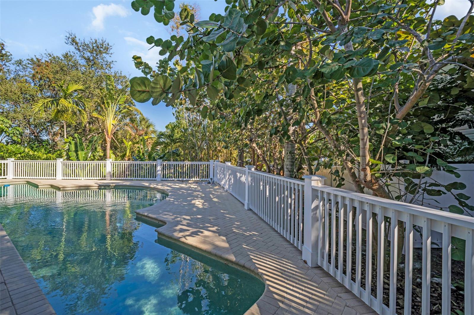 Listing photo id 46 for 266 Florida Boulevard