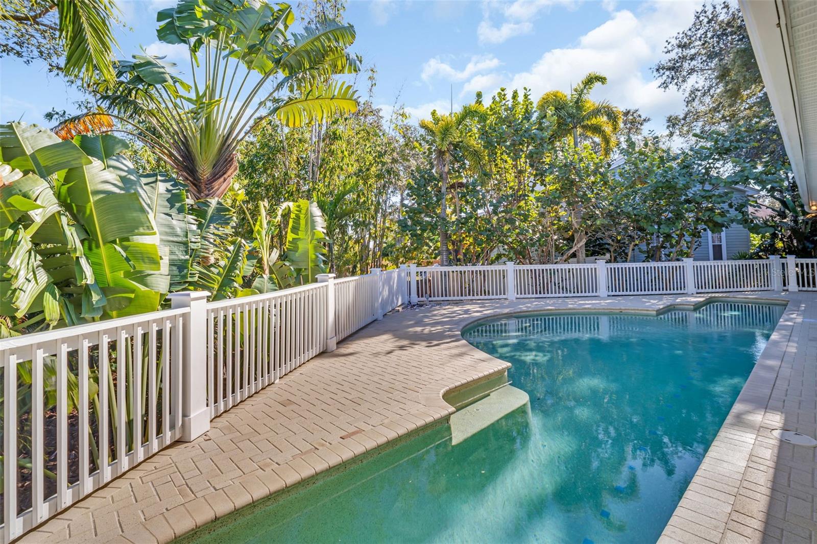 Listing photo id 47 for 266 Florida Boulevard