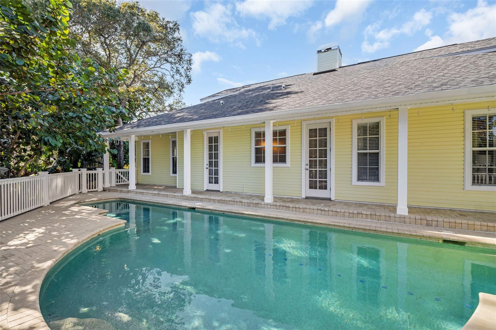 Listing photo id 49 for 266 Florida Boulevard