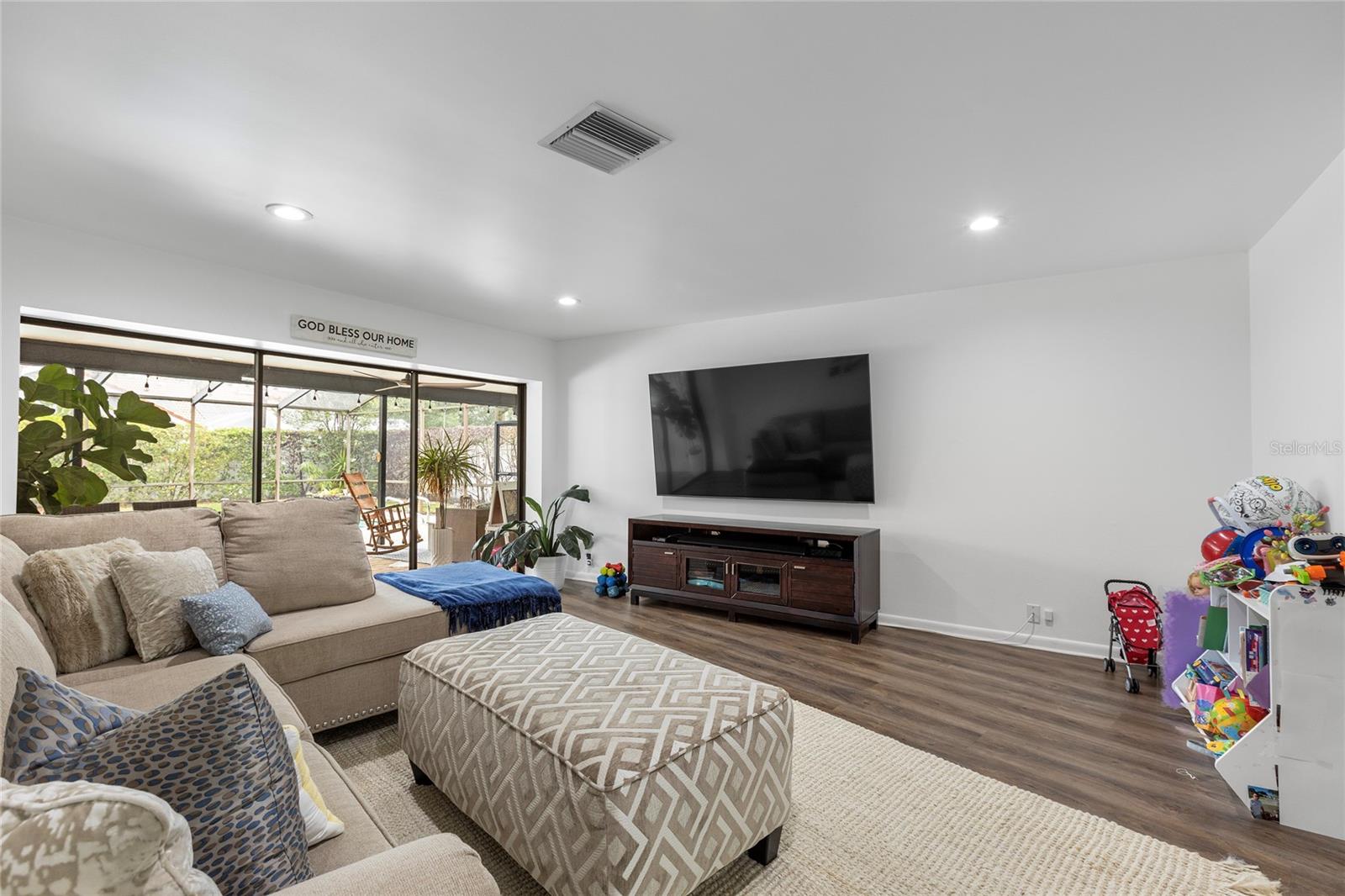 Image 3 of 24 For 4117 Crosswater Drive