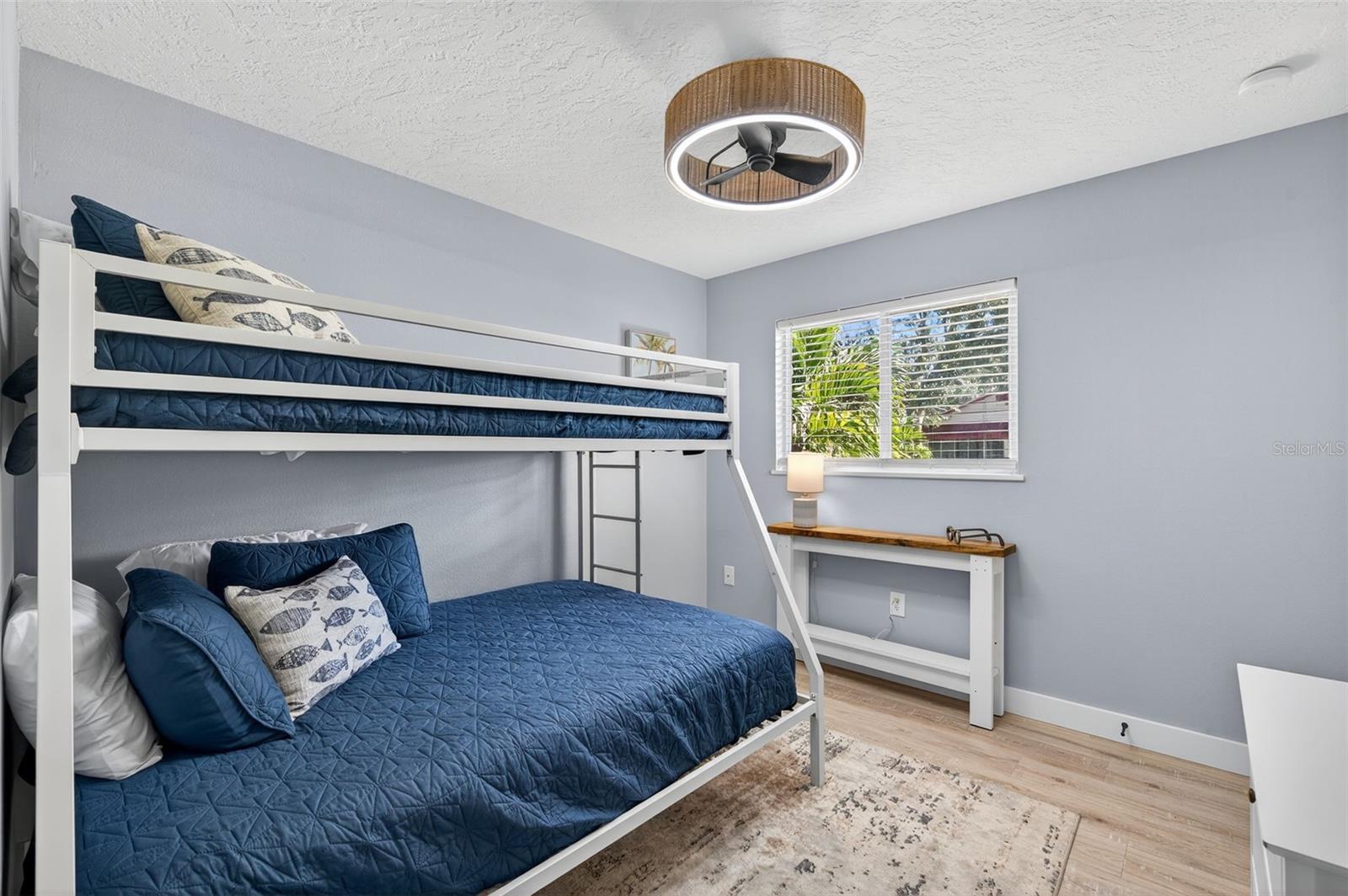 Image 11 of 70 For 118 27th Street W