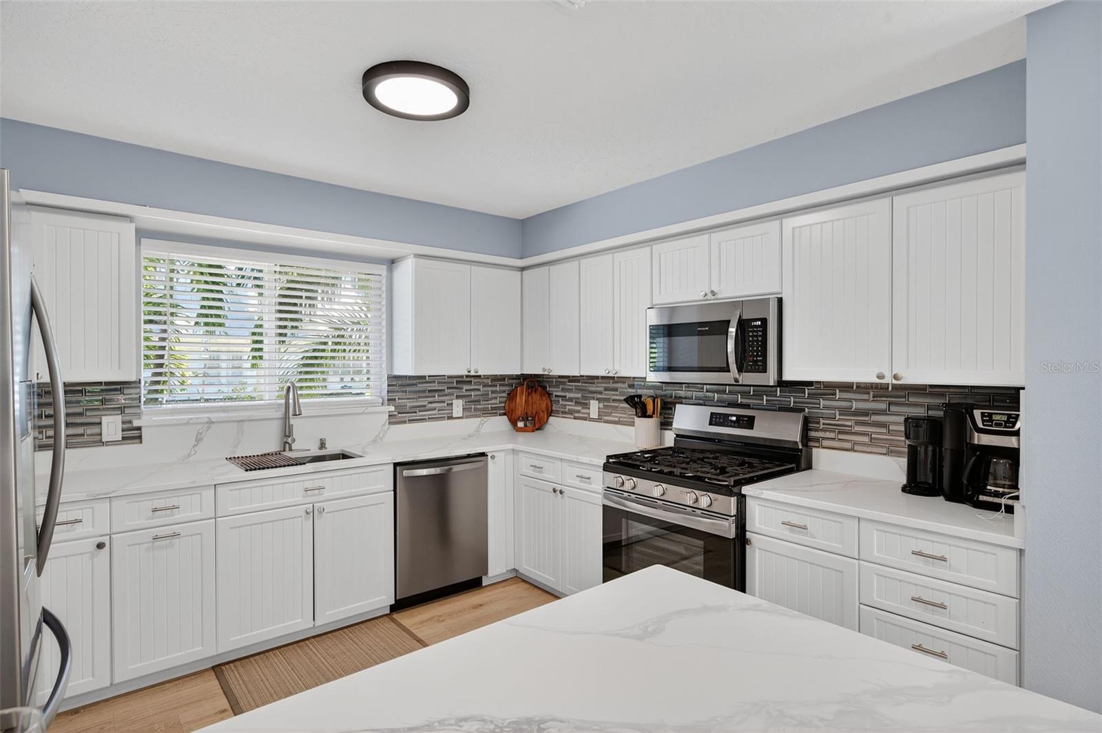 Image 15 of 70 For 118 27th Street W