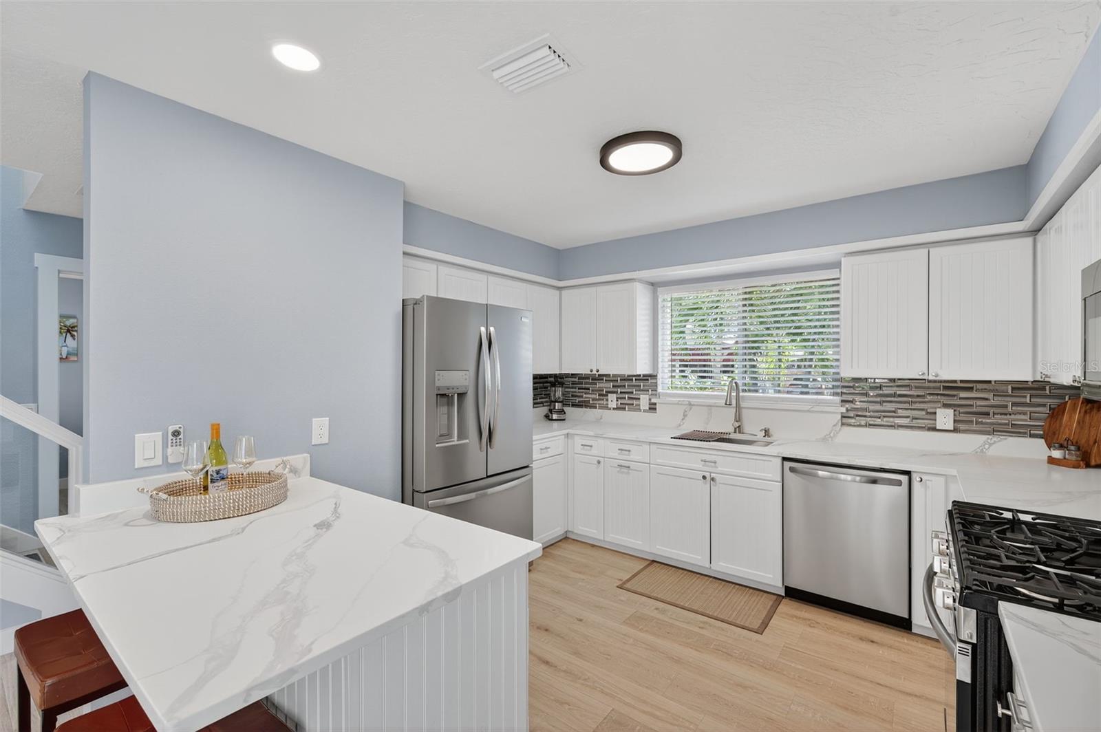 Image 17 of 70 For 118 27th Street W