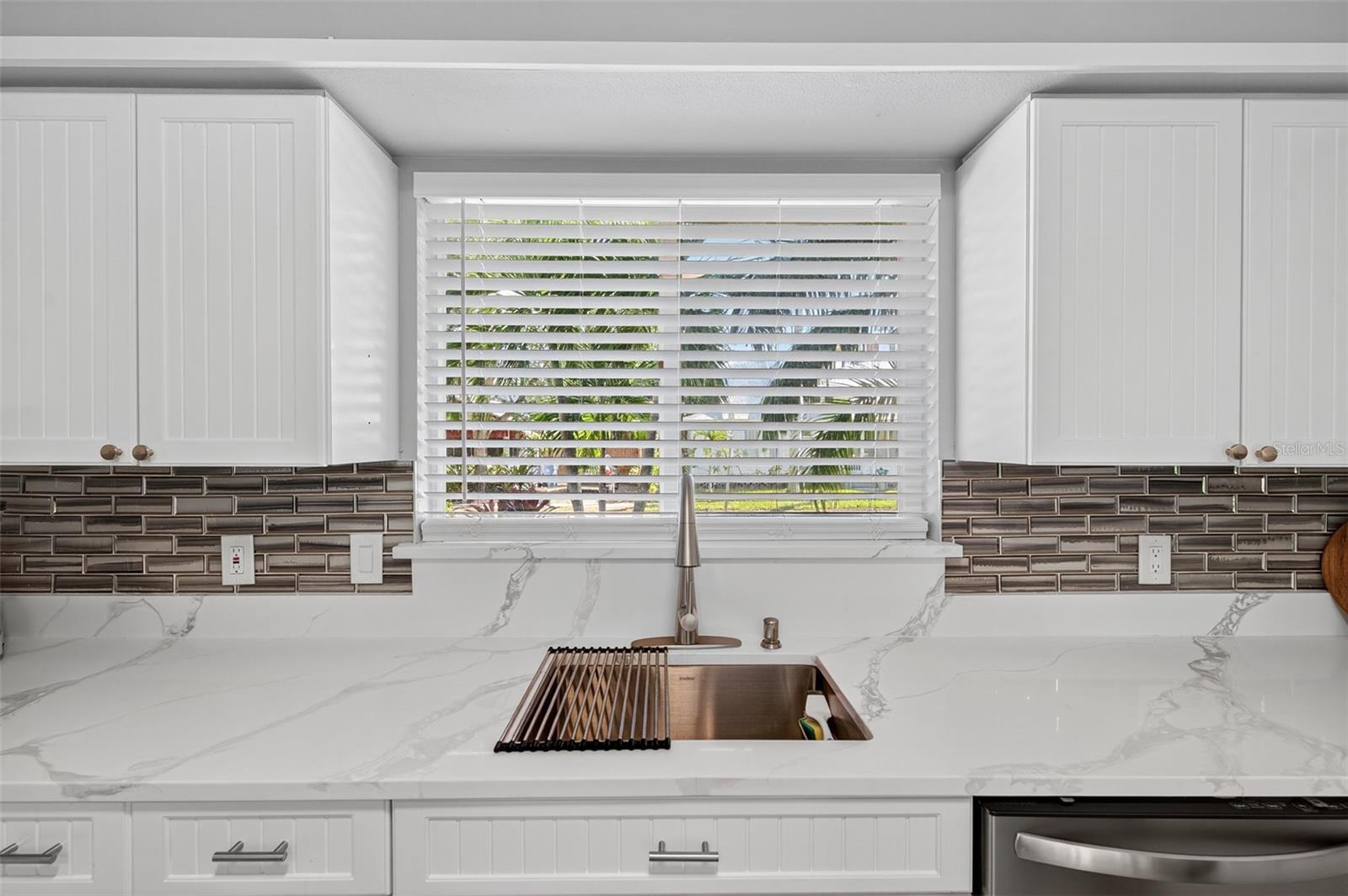 Image 19 of 70 For 118 27th Street W