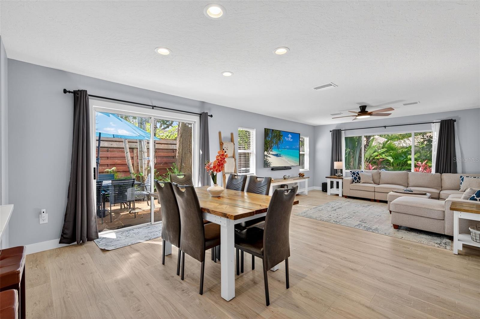 Image 23 of 70 For 118 27th Street W