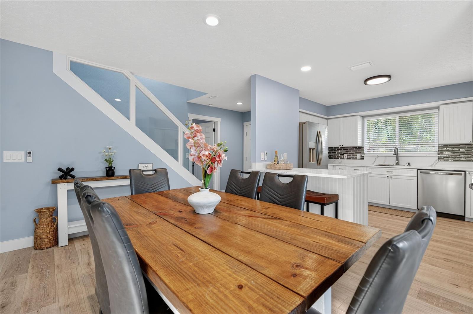 Image 25 of 70 For 118 27th Street W