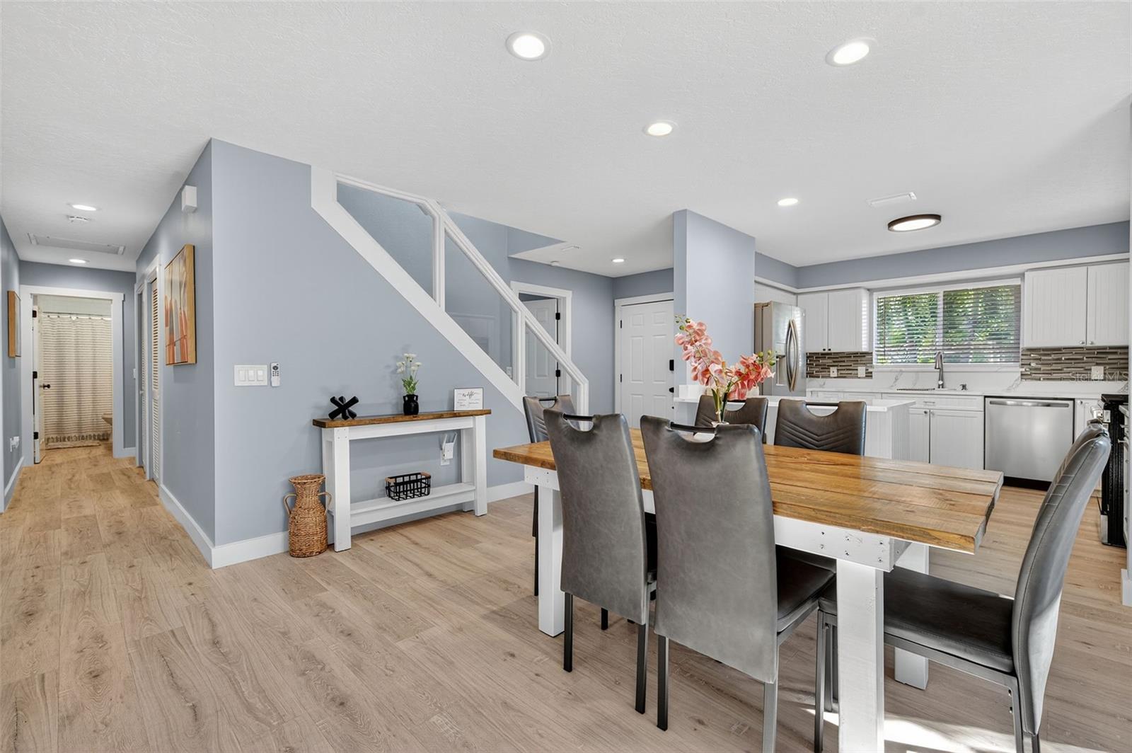 Image 26 of 70 For 118 27th Street W