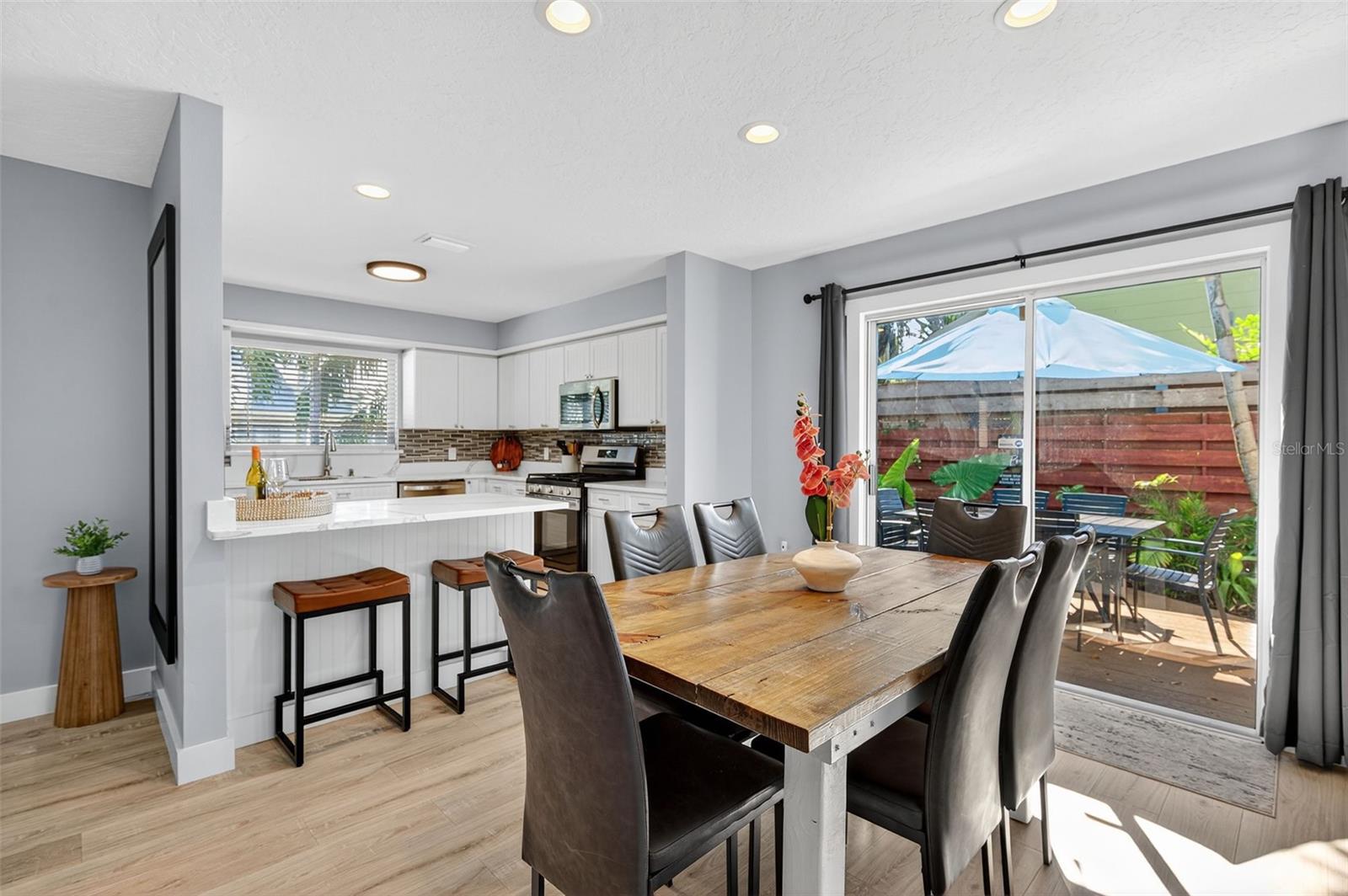 Image 27 of 70 For 118 27th Street W