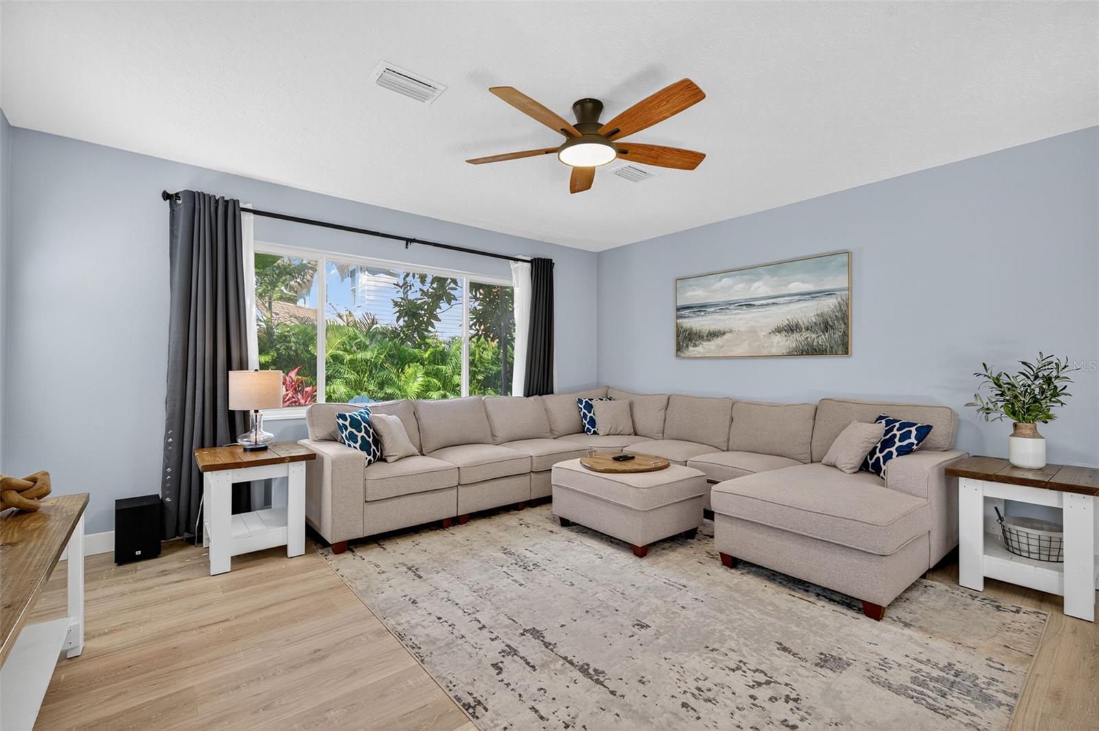 Image 29 of 70 For 118 27th Street W