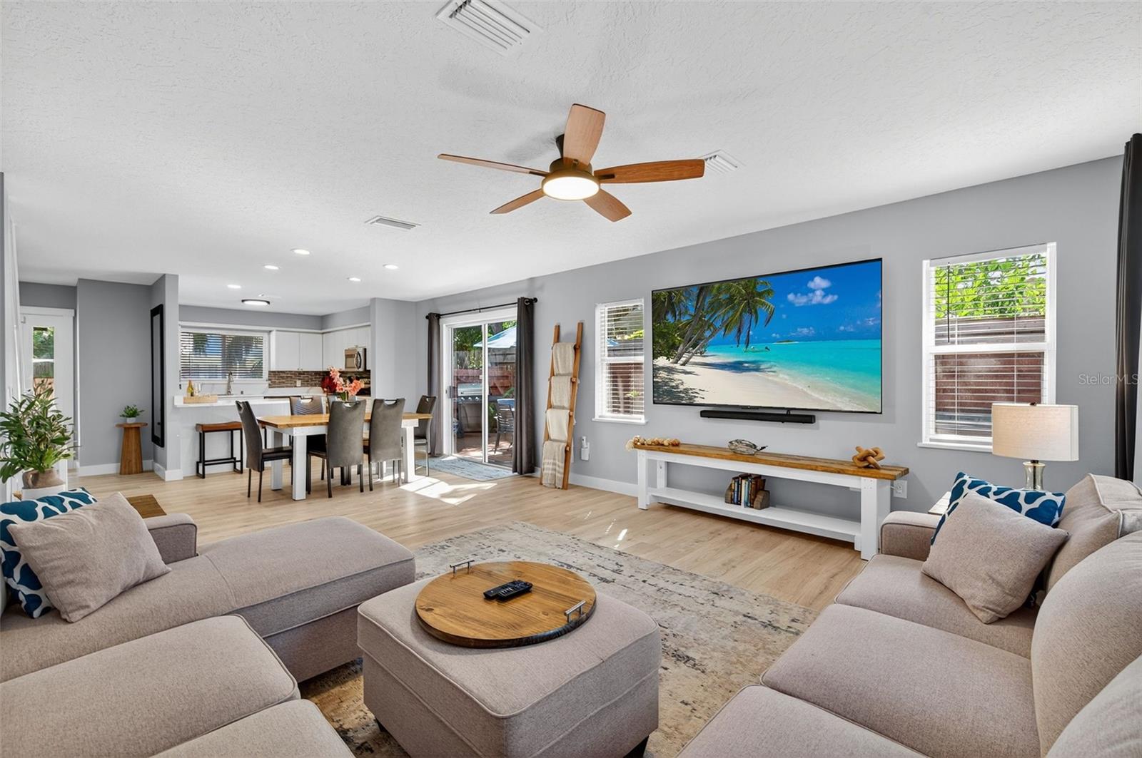 Image 31 of 70 For 118 27th Street W