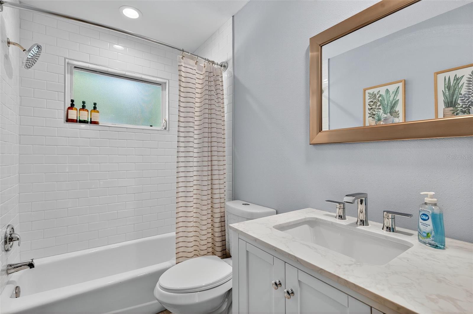 Image 32 of 70 For 118 27th Street W