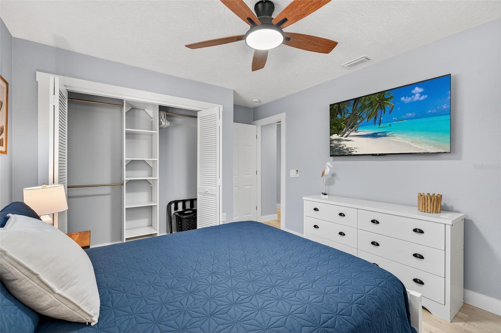 Image 36 of 70 For 118 27th Street W