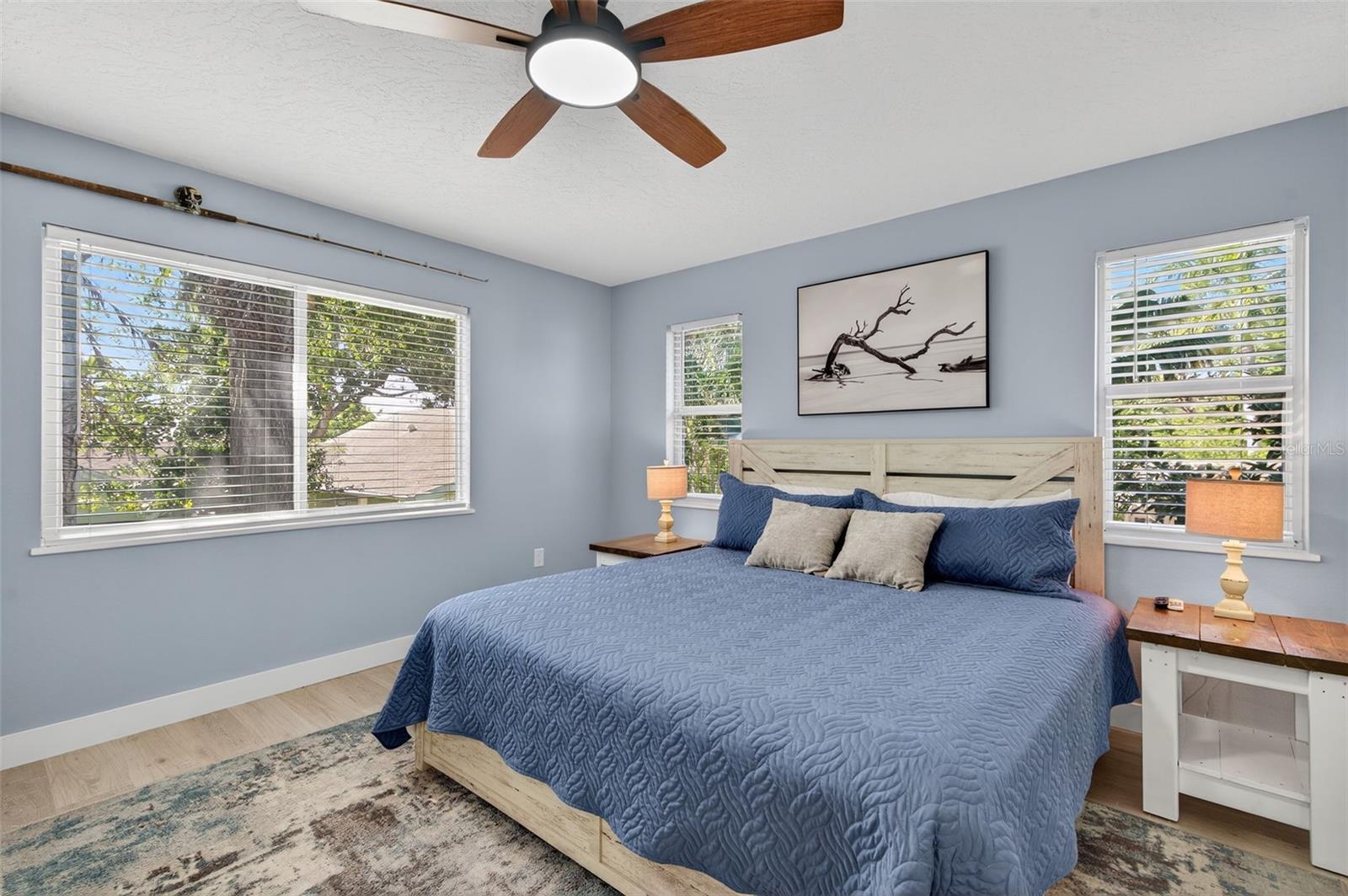 Image 40 of 70 For 118 27th Street W