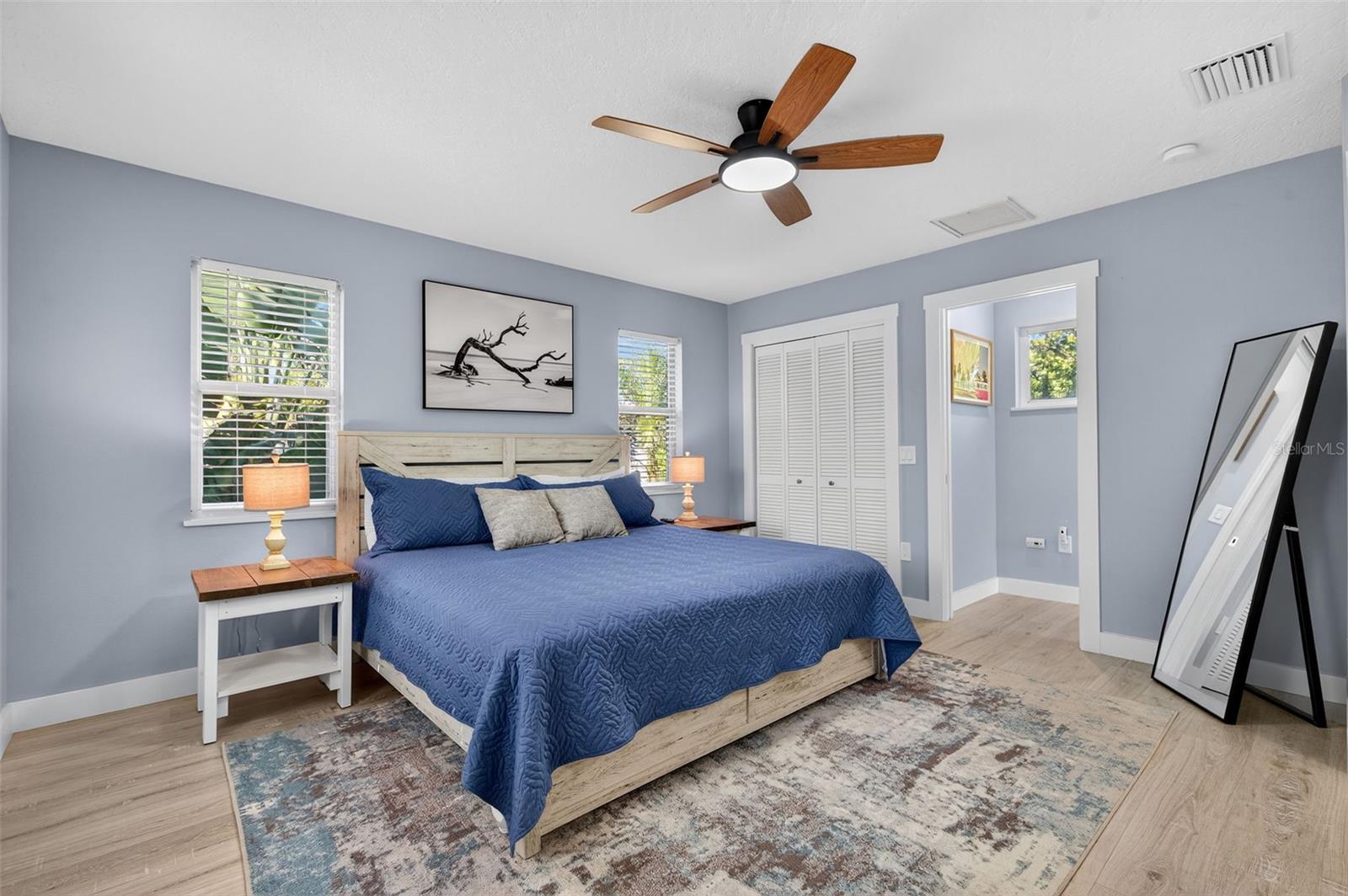 Image 41 of 70 For 118 27th Street W