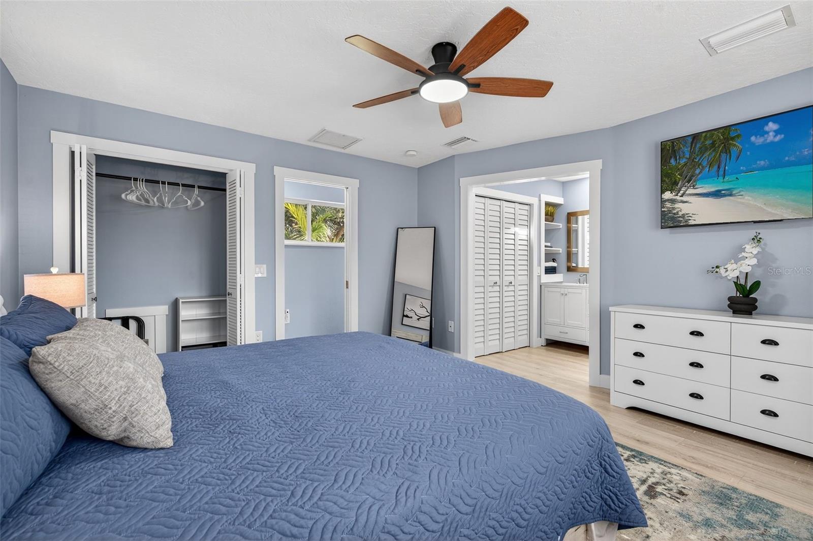 Image 42 of 70 For 118 27th Street W