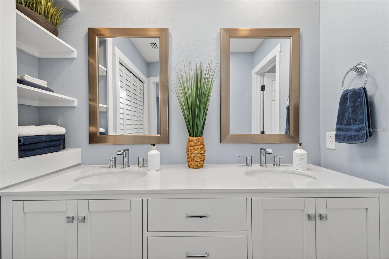 Image 43 of 70 For 118 27th Street W