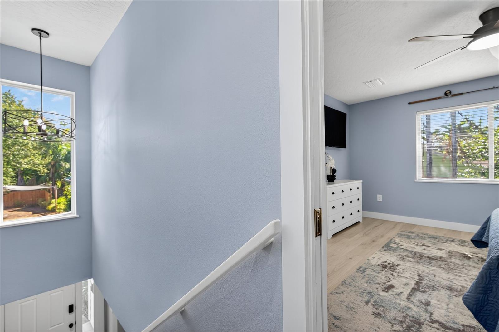 Image 46 of 70 For 118 27th Street W