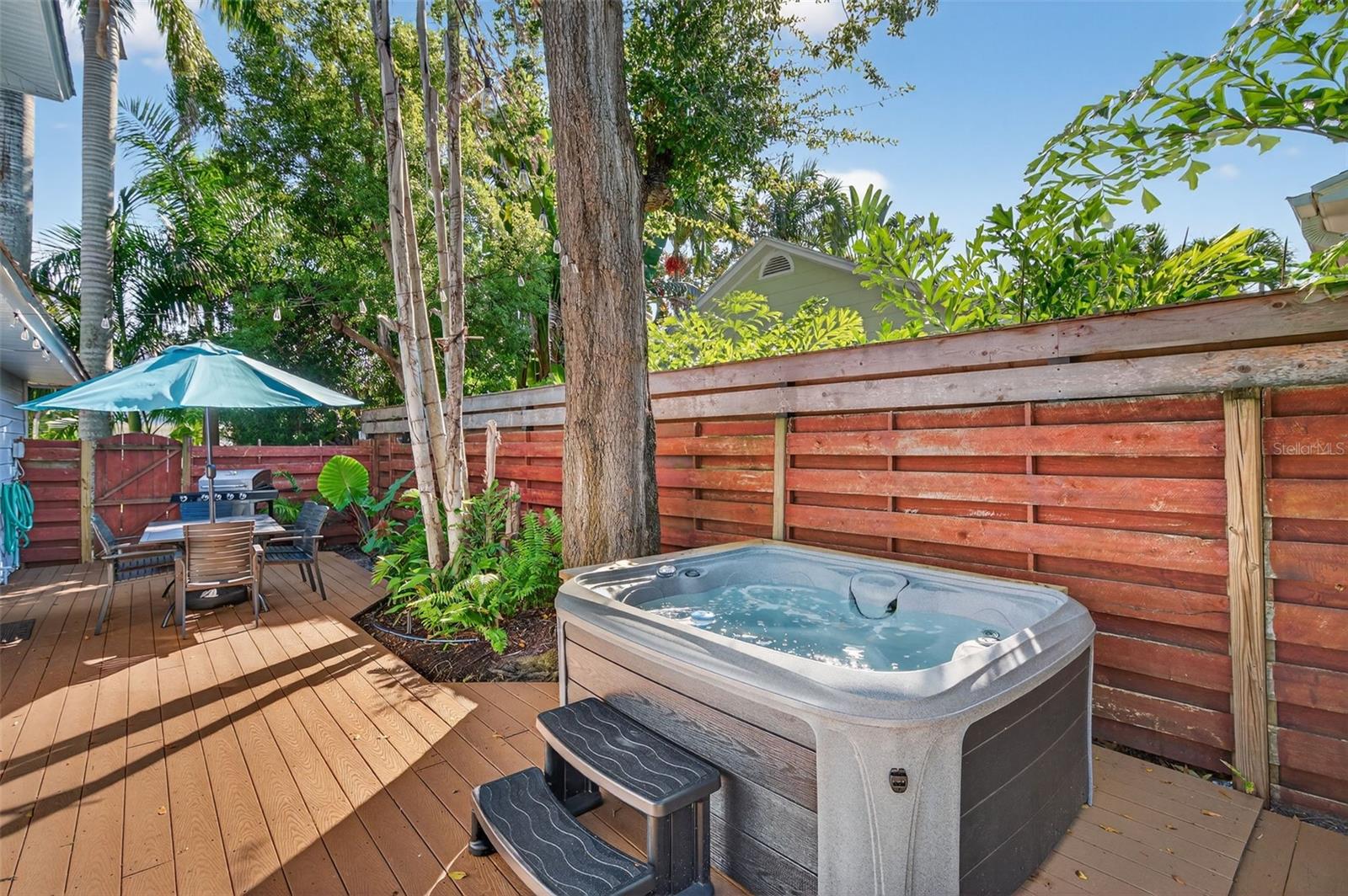 Image 52 of 70 For 118 27th Street W