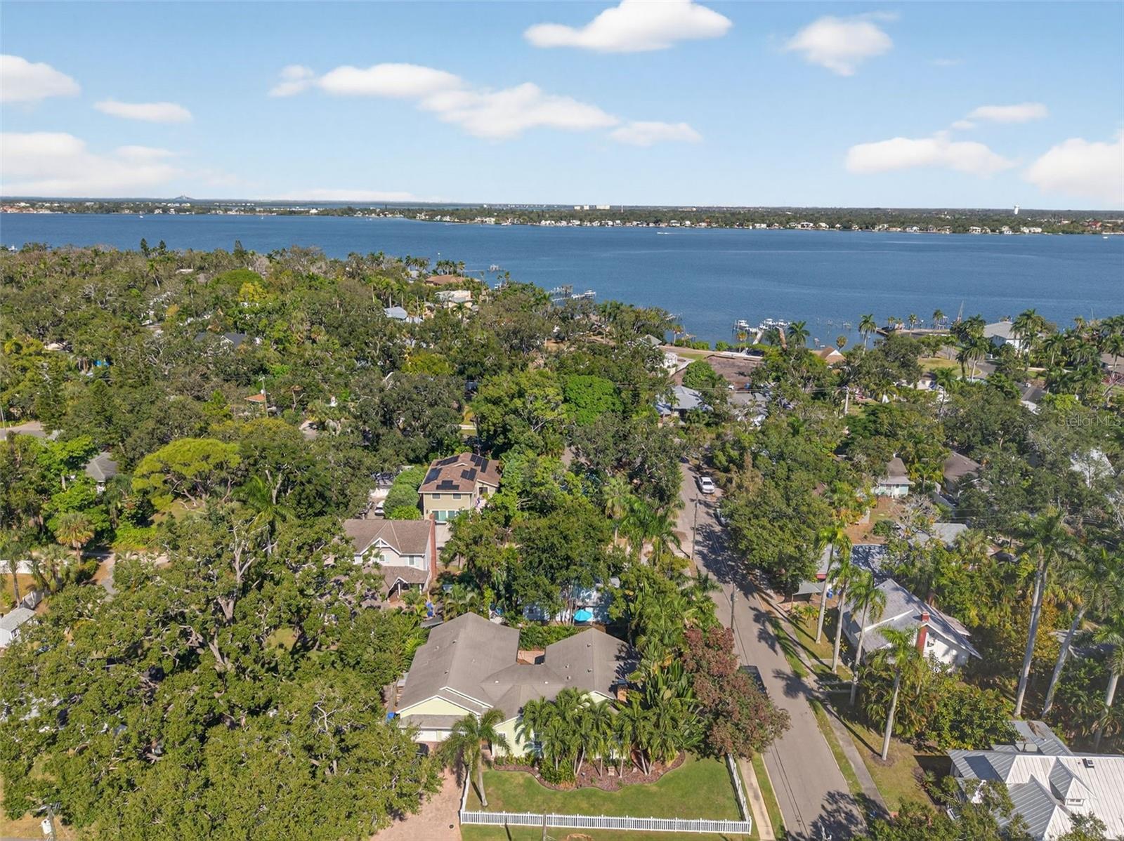 Image 64 of 70 For 118 27th Street W