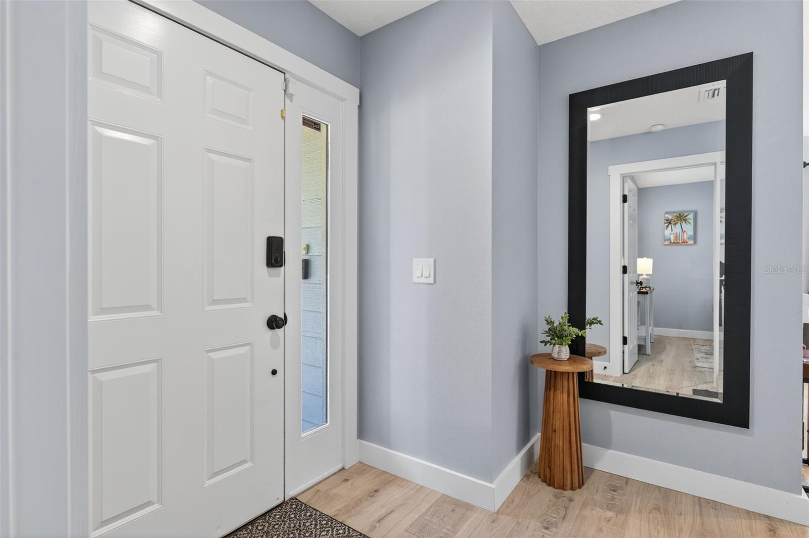 Image 8 of 70 For 118 27th Street W