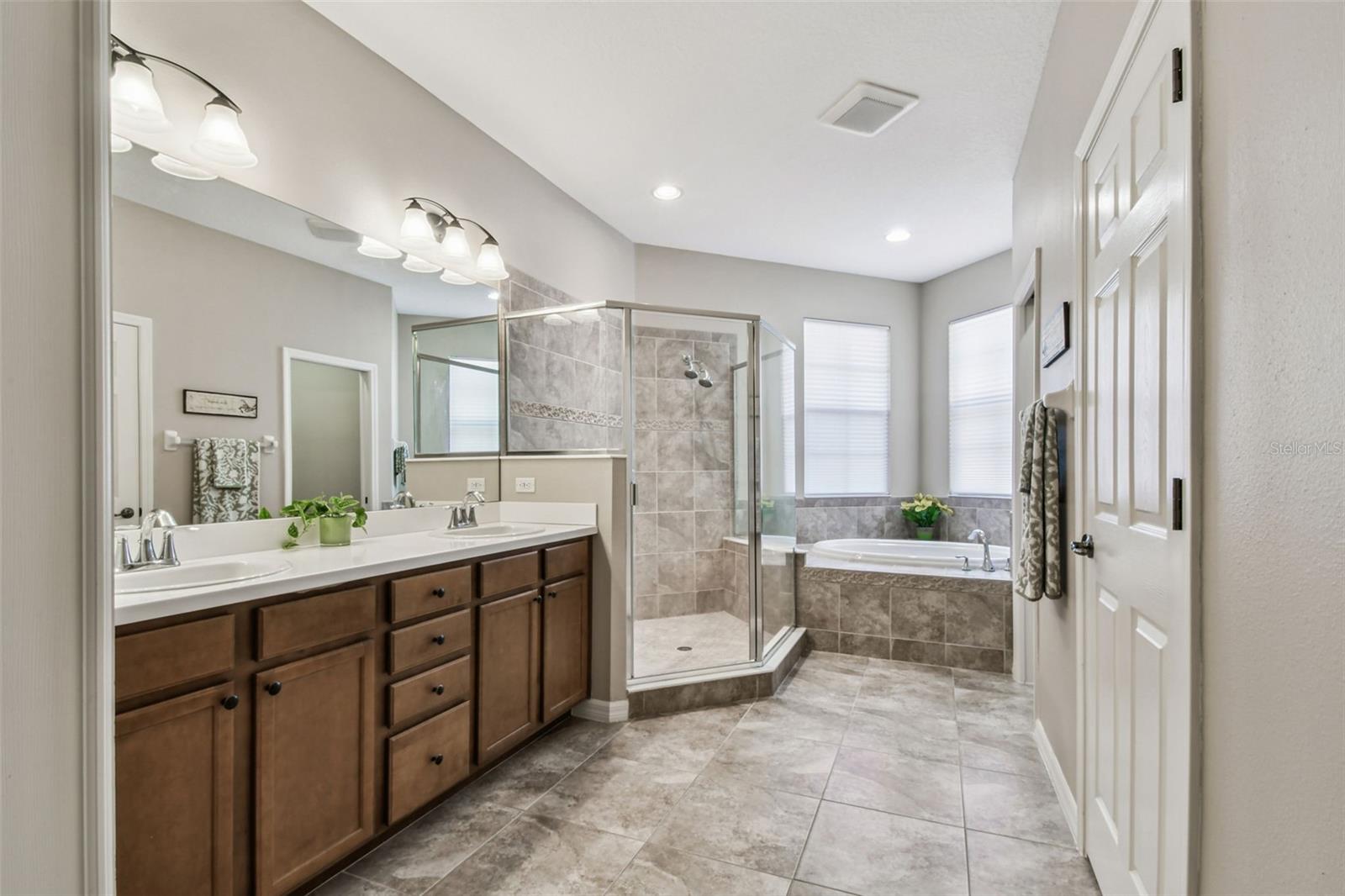 Image 43 of 68 For 15613 Himes Avenue