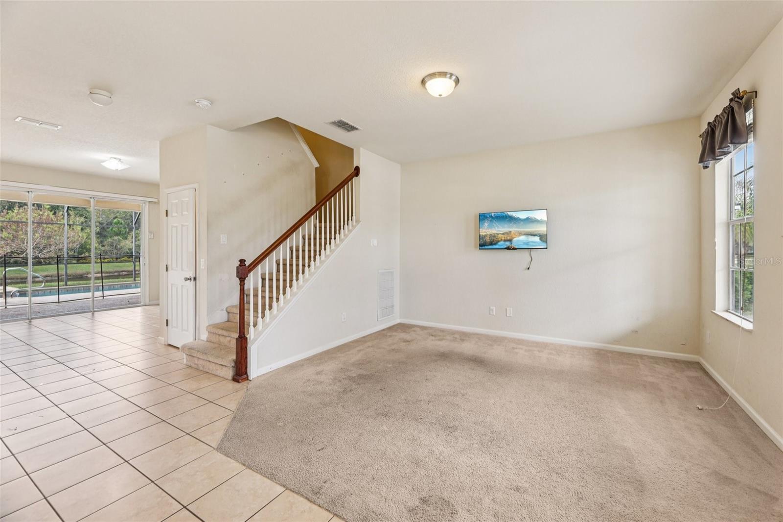 Image 10 of 39 For 4959 Pall Mall Street E