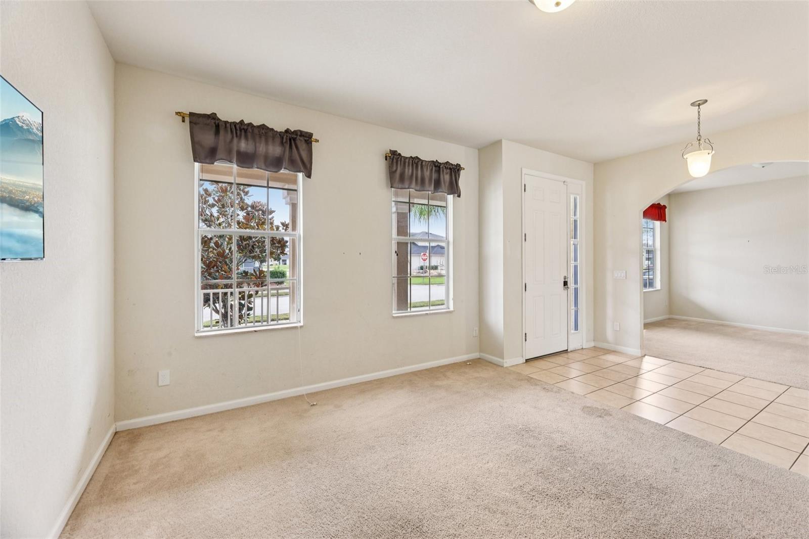 Image 11 of 39 For 4959 Pall Mall Street E