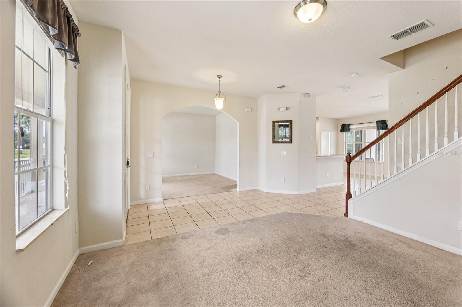 Image 12 of 39 For 4959 Pall Mall Street E