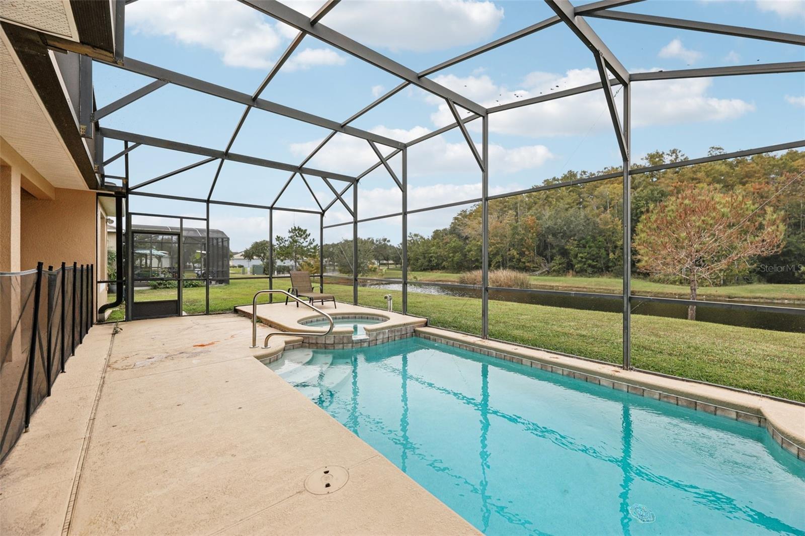 Image 2 of 39 For 4959 Pall Mall Street E