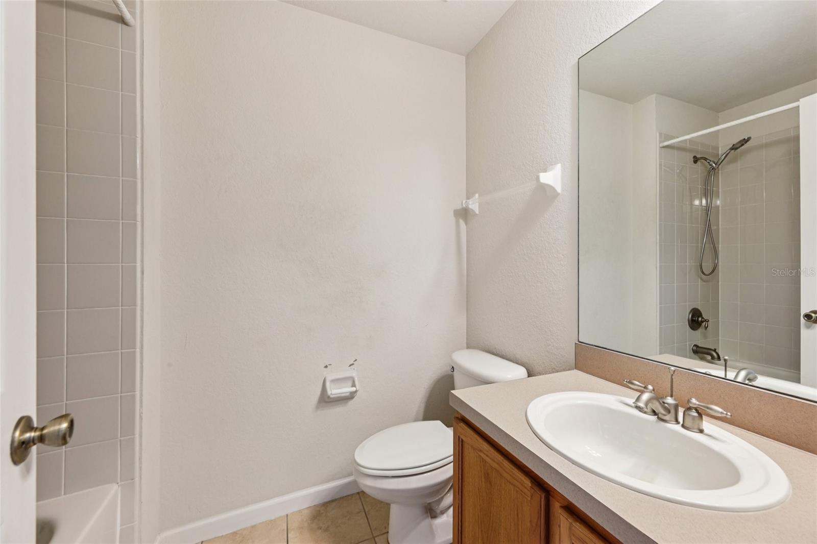 Image 26 of 39 For 4959 Pall Mall Street E