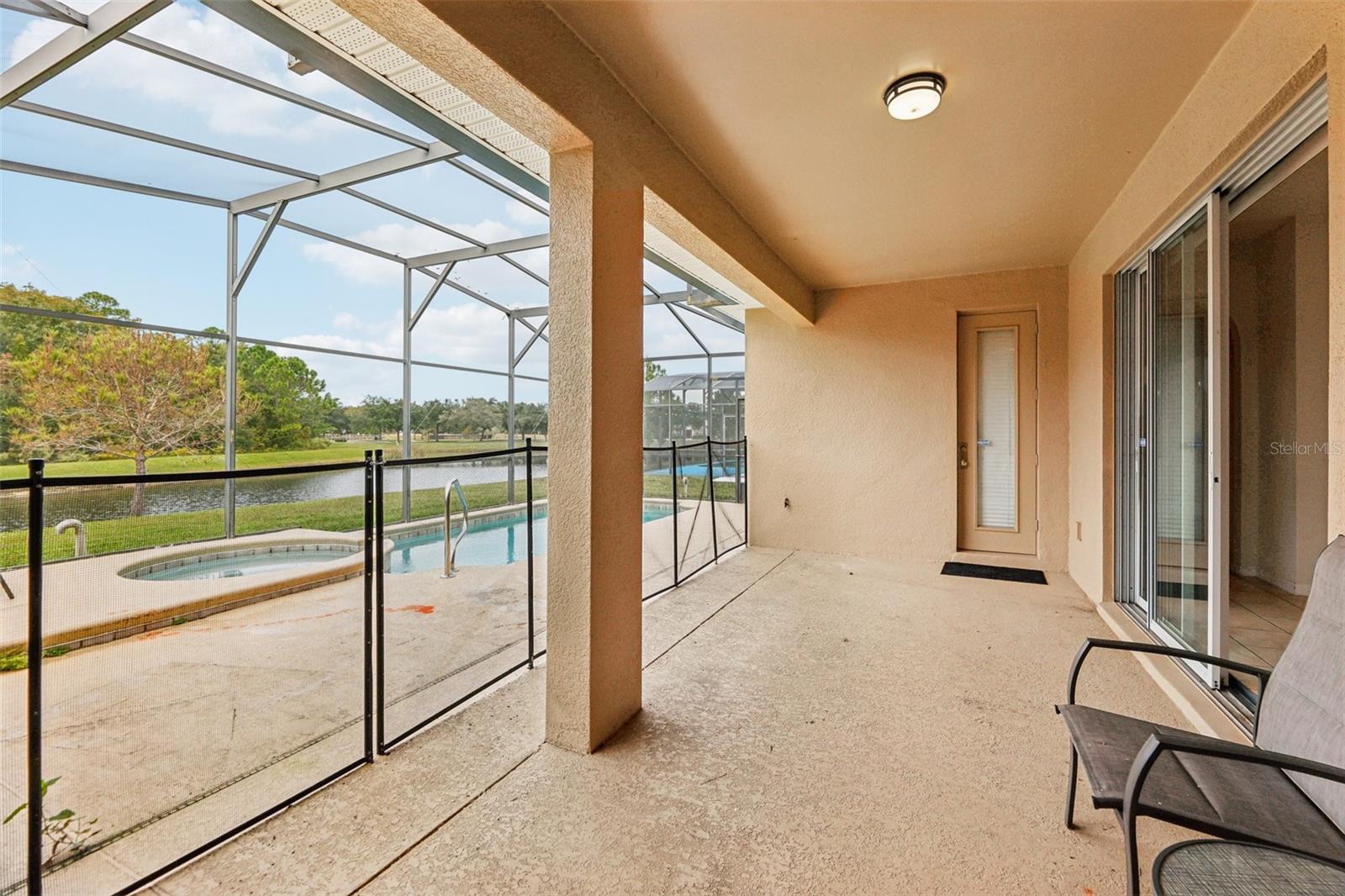 Image 37 of 39 For 4959 Pall Mall Street E